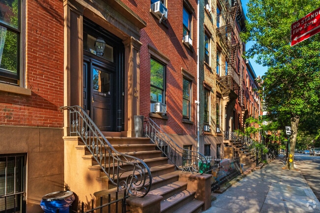 Entrance - 90 State St