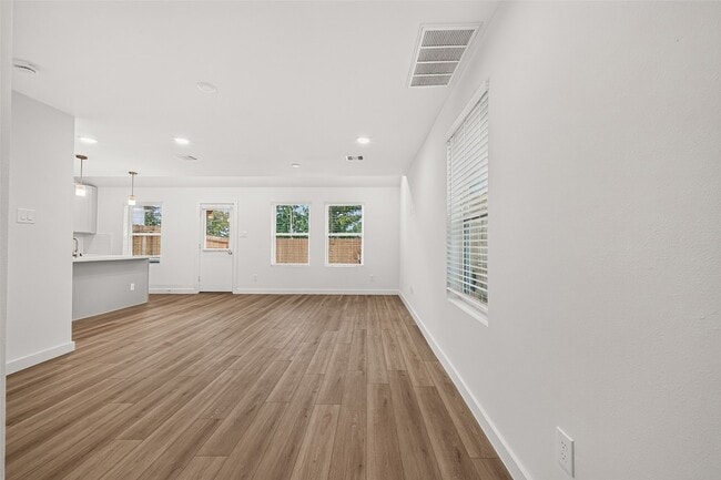 Building Photo - 2714 Discovery Trails Ct