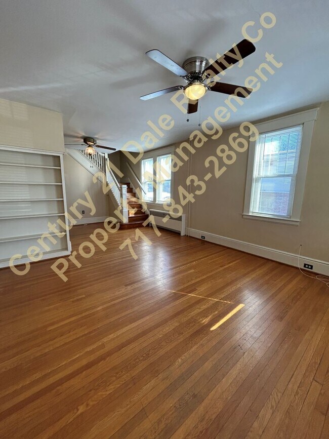 Foto del edificio - Beautiful 3 Bedroom 1 Bath Home in Dallastown Schools with a Large detached 2 Car Garage