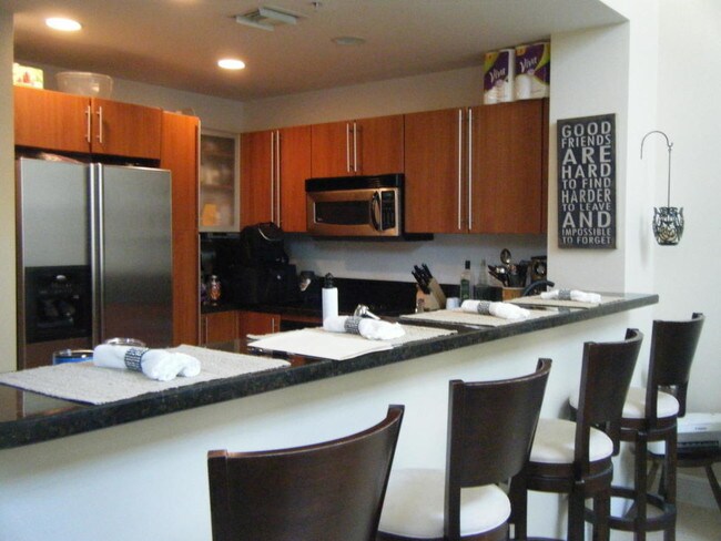 Building Photo - 610  Clematis Street 102