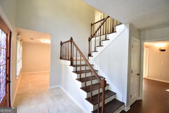 Building Photo - 110 Perch Point