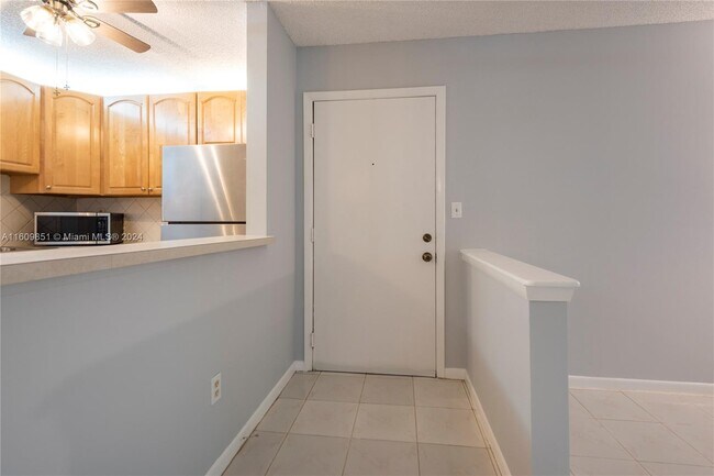 Building Photo - 10789 W Clairmont Cir
