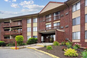 Building Photo - 2118 Cromwell Hills Dr