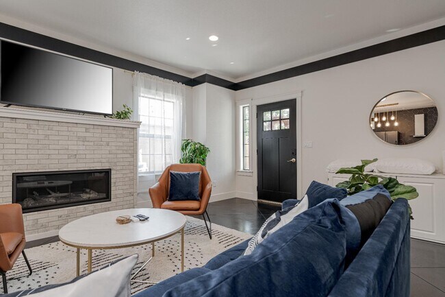 Foto del edificio - 3710 Grant Loop