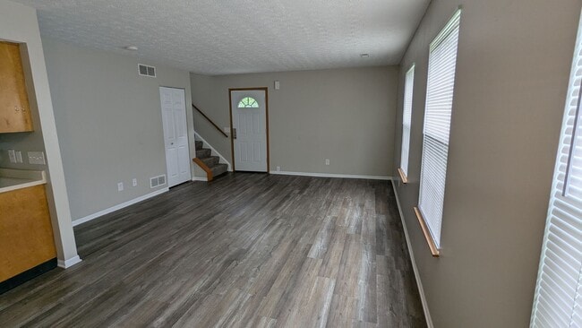 Building Photo - MN Cedar Village (873)