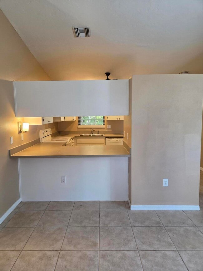 Building Photo - 1422 36th Ave