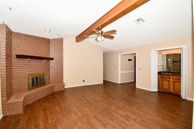 Foto del edificio - Well-maintained 3-bedroom, 2-bath ranch-style home