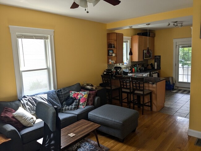 Building Photo - 8 Cedar St