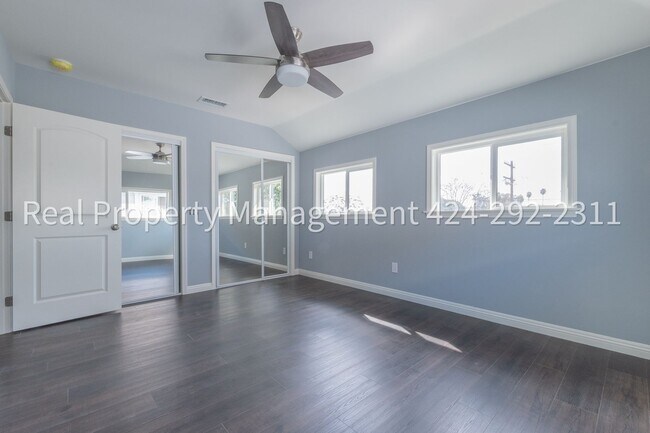 Building Photo - Dont miss out this 4 Bed 2 bath