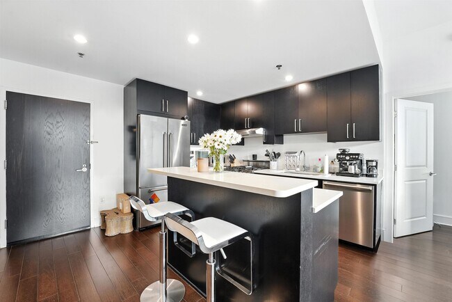 Foto del edificio - 1100 Maxwell Ln
