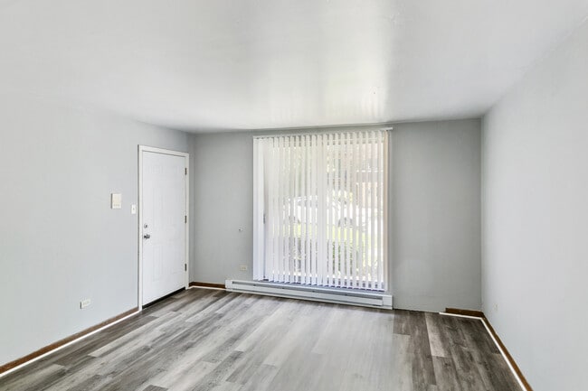 Building Photo - 17754 Rosewood Dr