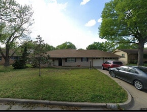 Building Photo - 1055 Grandview Rd