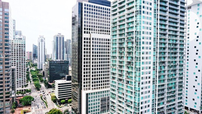 Building Photo - 485 Brickell Ave