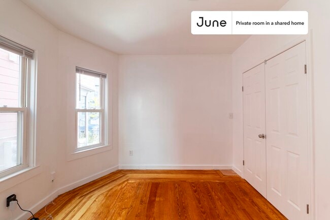 Building Photo - Room in Shared 4 bed/1 bath home in JFK/UMass