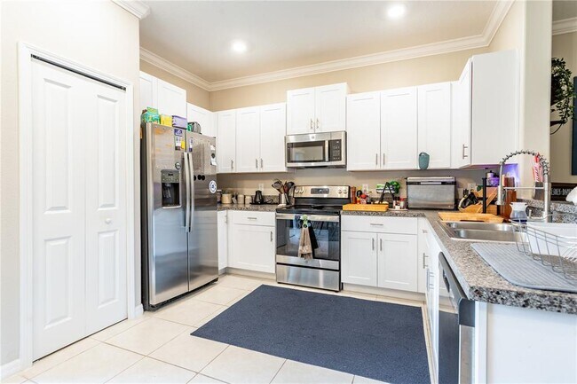 Building Photo - 23265 Willow Glen Way