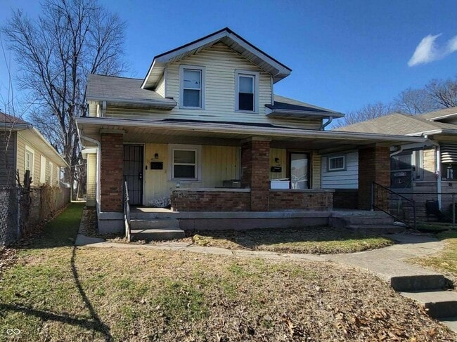 Building Photo - 802 N Bradley Ave