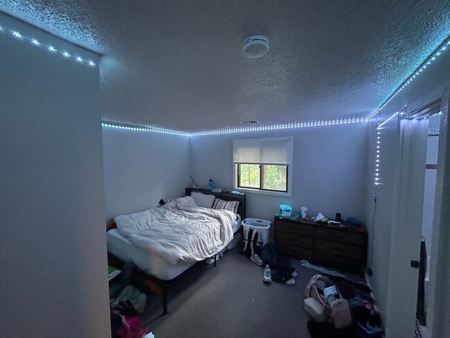 Room For Rent - 840 North St