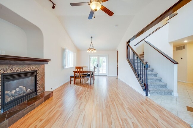 Building Photo - Stylish Pullman Living with Spacious Design