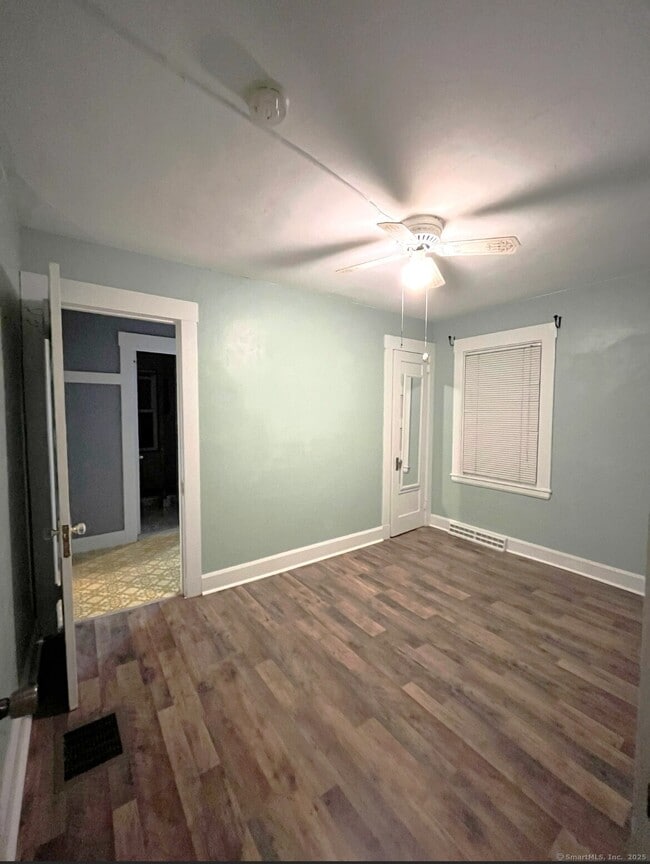 Building Photo - 7 Willoughby St