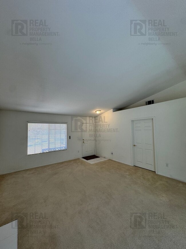 Building Photo - Charming 3 Bedroom, 2 Bathroom Home in Hemet