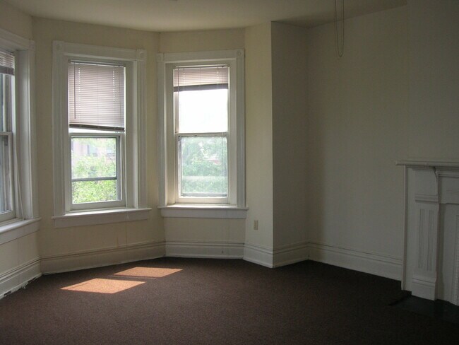 Building Photo - GRAC1619