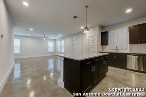 Foto del edificio - 200 Melrose Pl