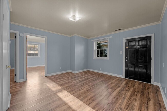 Foto del edificio - Welcome to Richlands Avenue!