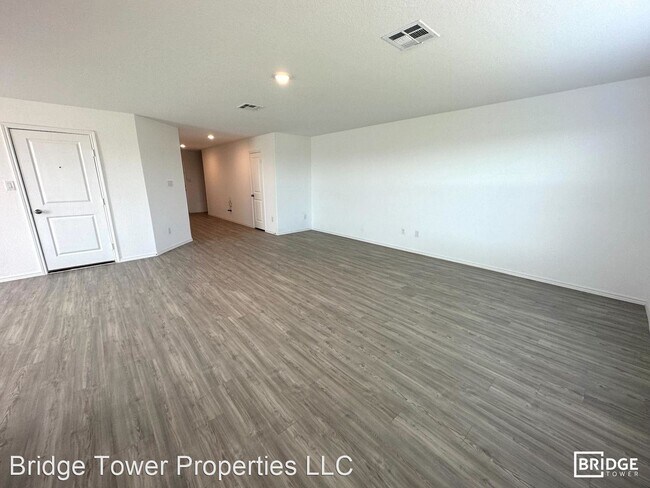 Foto del edificio - 4 br, 2.5 bath House - 2445 Double Oak Drive
