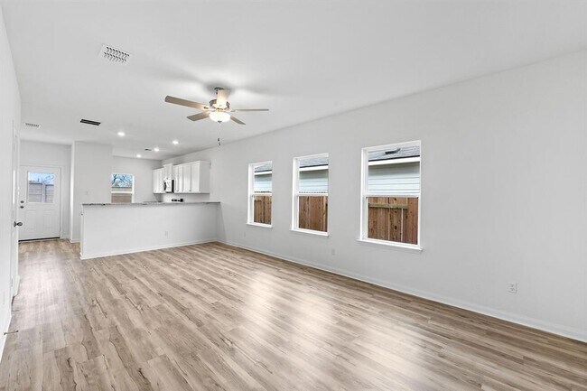 Foto del edificio - 14700 Wahlbergs Wy