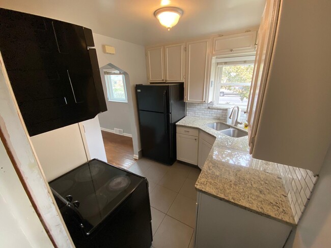 Kitchen - 2125 Ames St