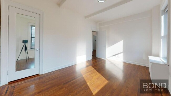 Foto del edificio - 156 E 37th St