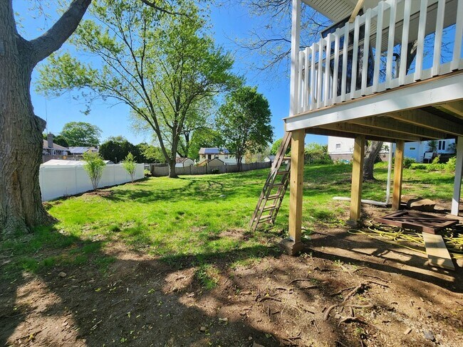 Foto del edificio - 6 Gallows Hill Rd