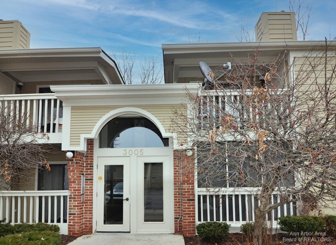 Primary Photo - 3005 Fernwood Ave