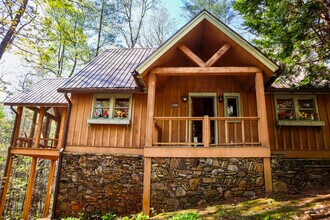 Building Photo - 242 Eastman Mountain Rd