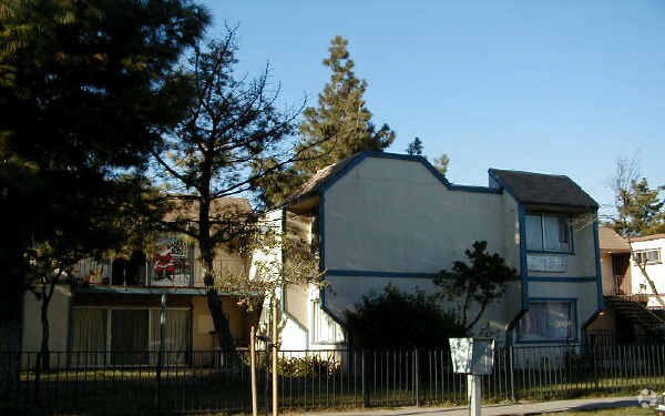 Foto del edificio - 1415 Tami Lee Dr