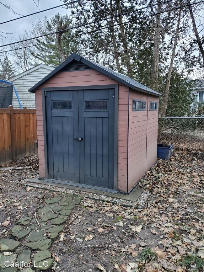 Building Photo - 3 br, 1 bath House - 24005 Pickett Ave.