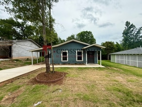 Building Photo - 311 N Virginia Ave