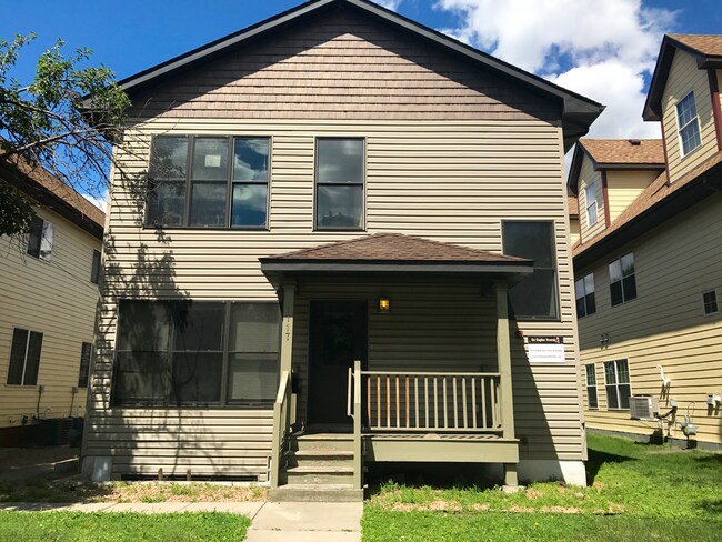Building Photo - 1117 SE 8th St