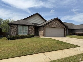 Building Photo - 12716 Mill Creek Dr