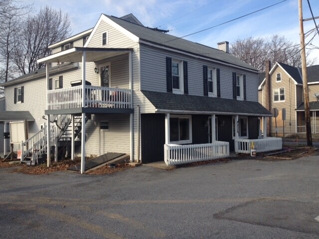 Foto del edificio - 800 Mohrsville Rd