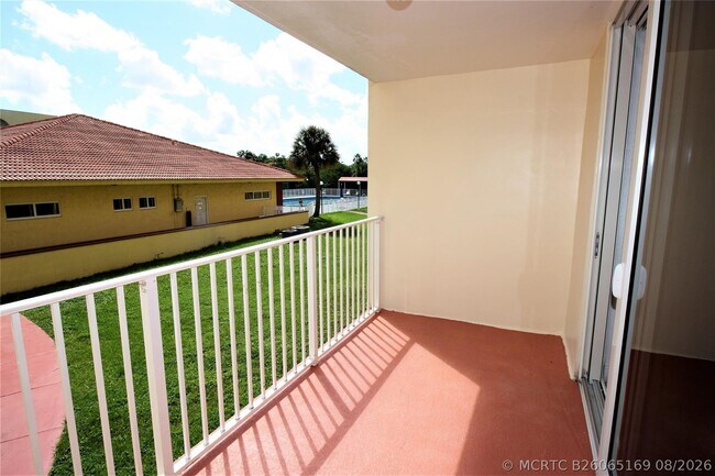 Foto del edificio - 7000 NW 186th St