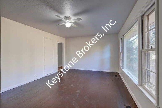 Foto del edificio - 1752 Upper River Rd