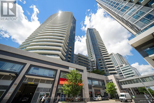 Photo du bâtiment - 7161 Yonge St