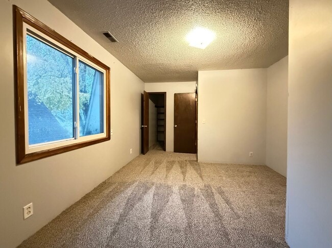 Foto del edificio - 133 Benton St