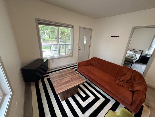 Foto del edificio - 704 N Duluth Ave