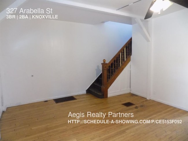 Building Photo - 327 Arabella St
