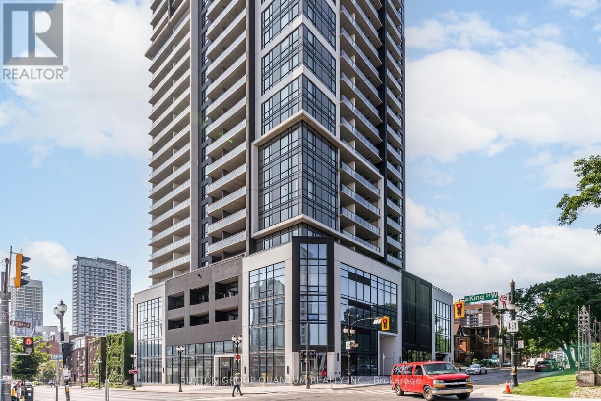 Photo principale - 15 Queen St S