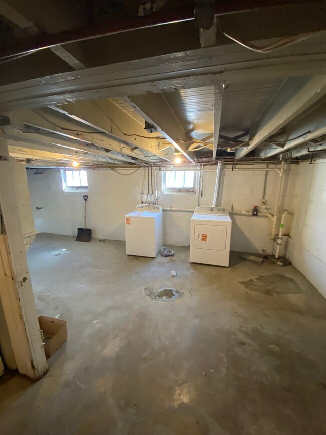 Building Photo - 4012 Henderson Ave