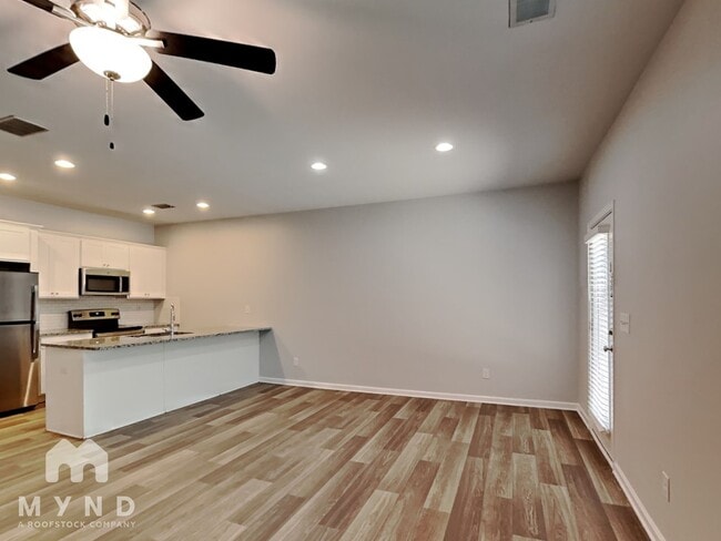 Building Photo - 2909 Ridgeview Dr