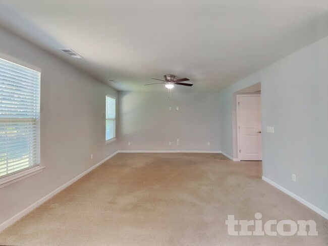Building Photo - 306 Heroit Ct